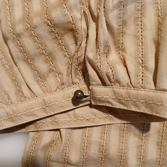 Ann Taylor Loft, sz 8, 100% cotton,  gold/lt gold, detailed stitches & gathering - Picture 6 of 6